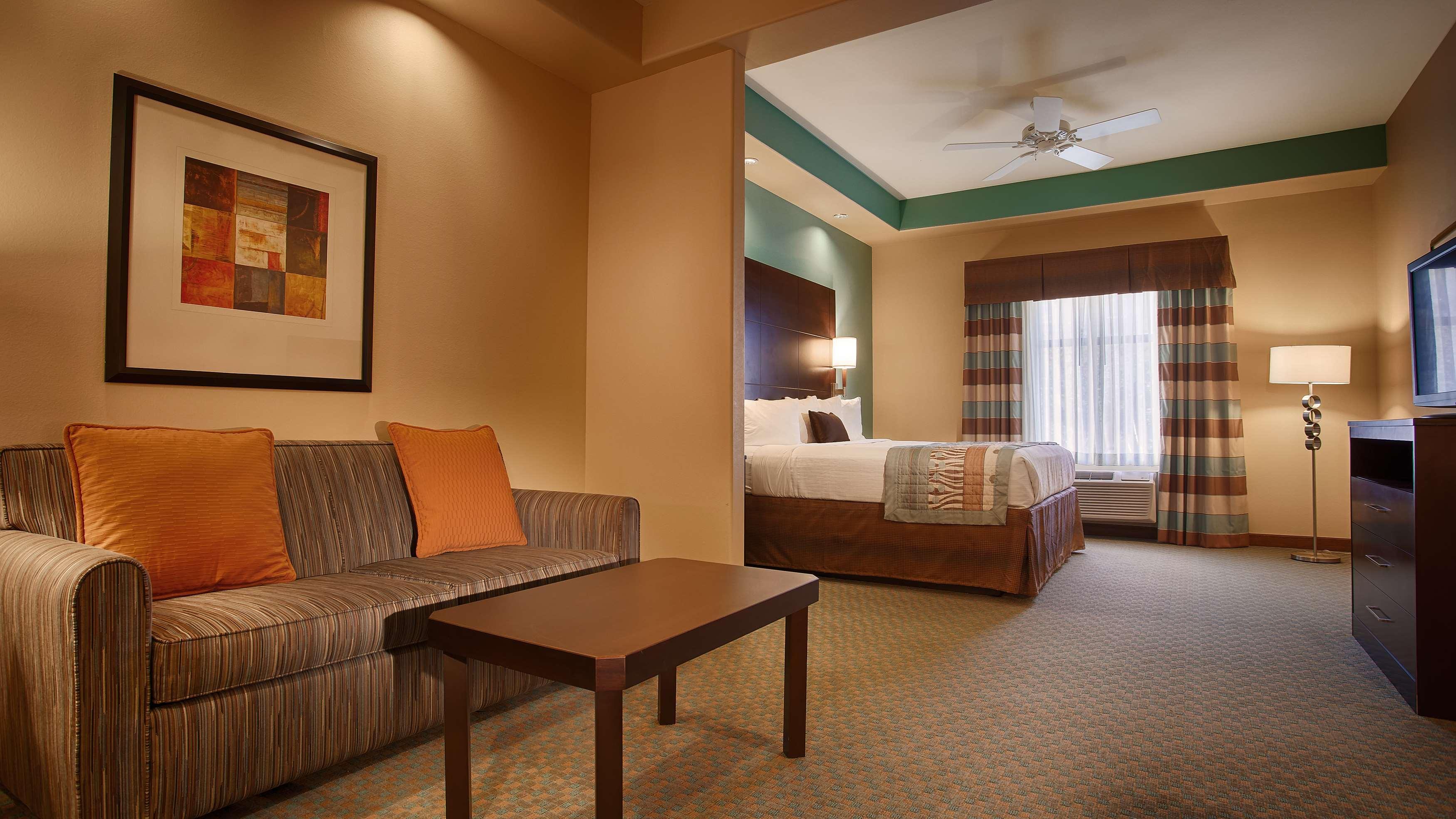 Best Western Plus Midland Suites Ngoại thất bức ảnh