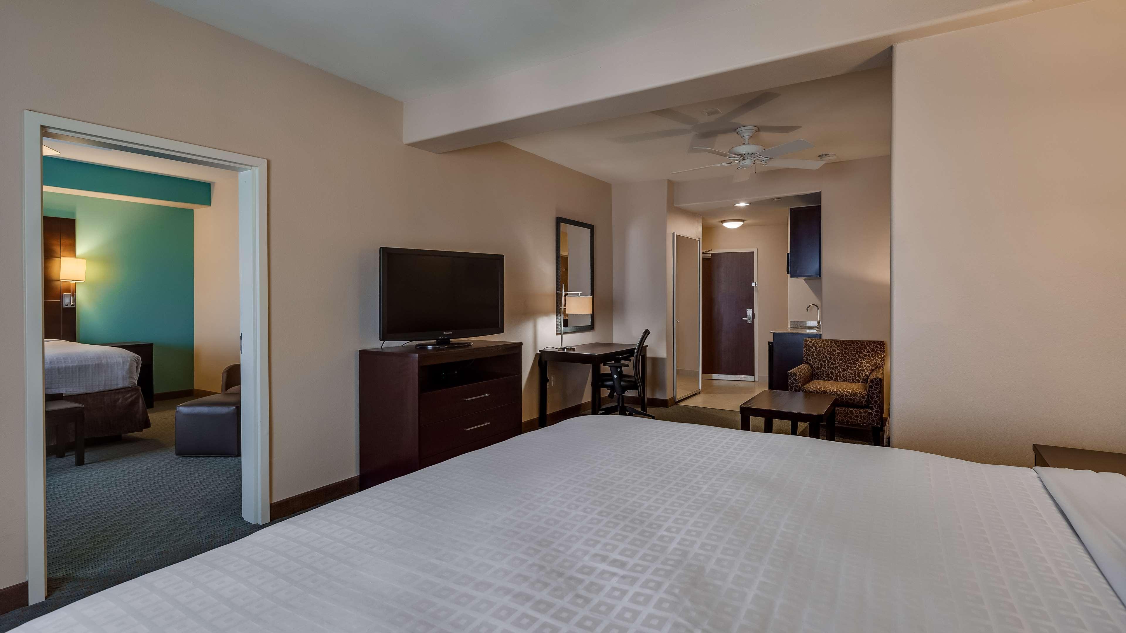 Best Western Plus Midland Suites Ngoại thất bức ảnh