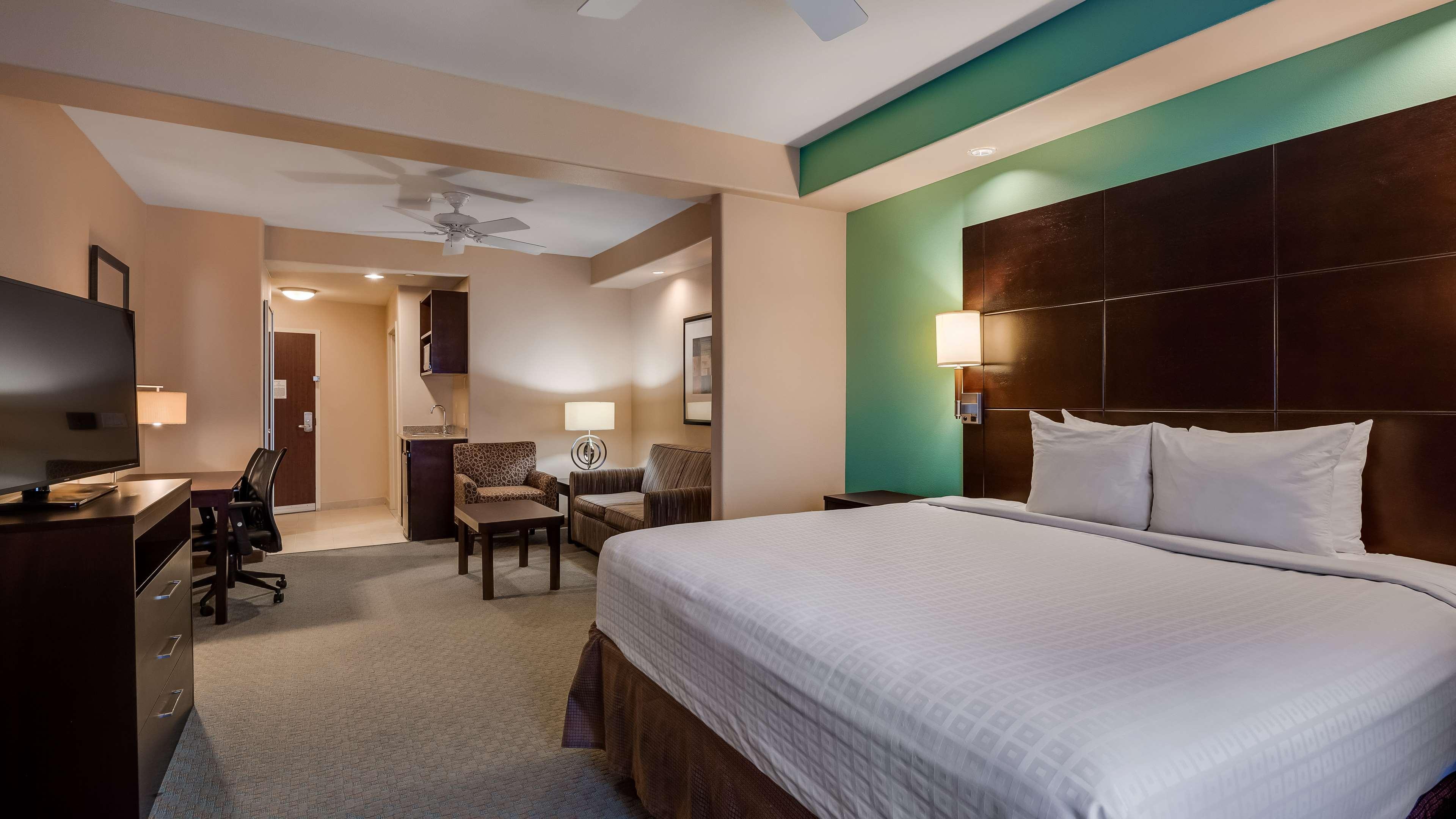 Best Western Plus Midland Suites Ngoại thất bức ảnh