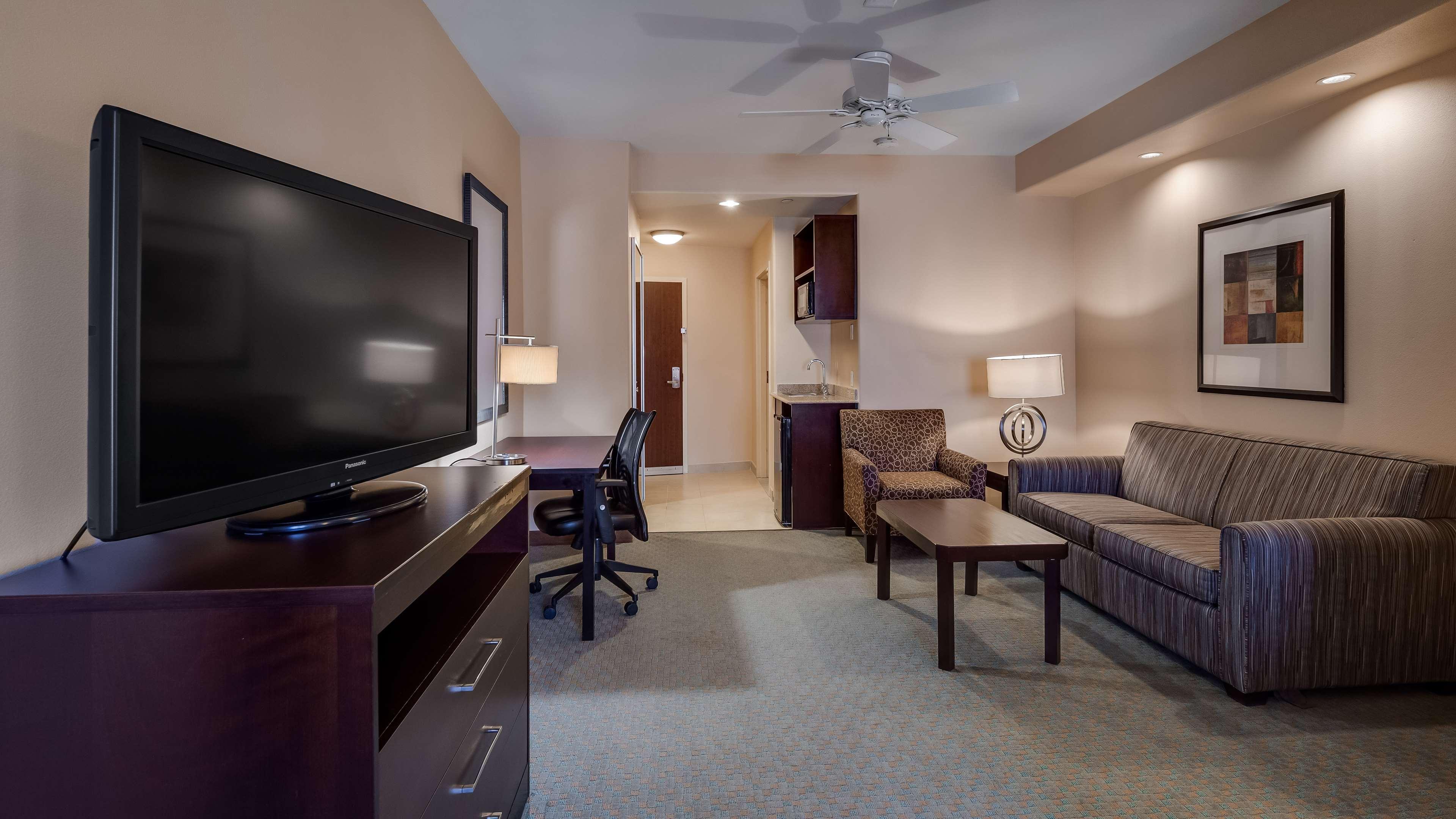 Best Western Plus Midland Suites Ngoại thất bức ảnh