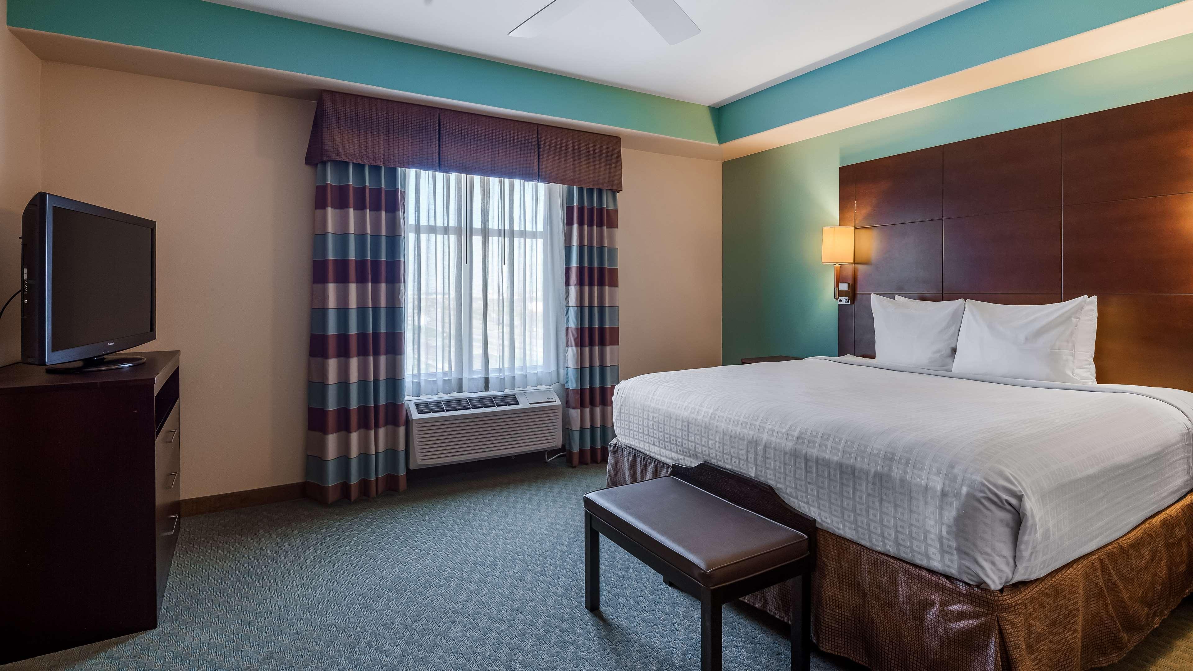 Best Western Plus Midland Suites Ngoại thất bức ảnh