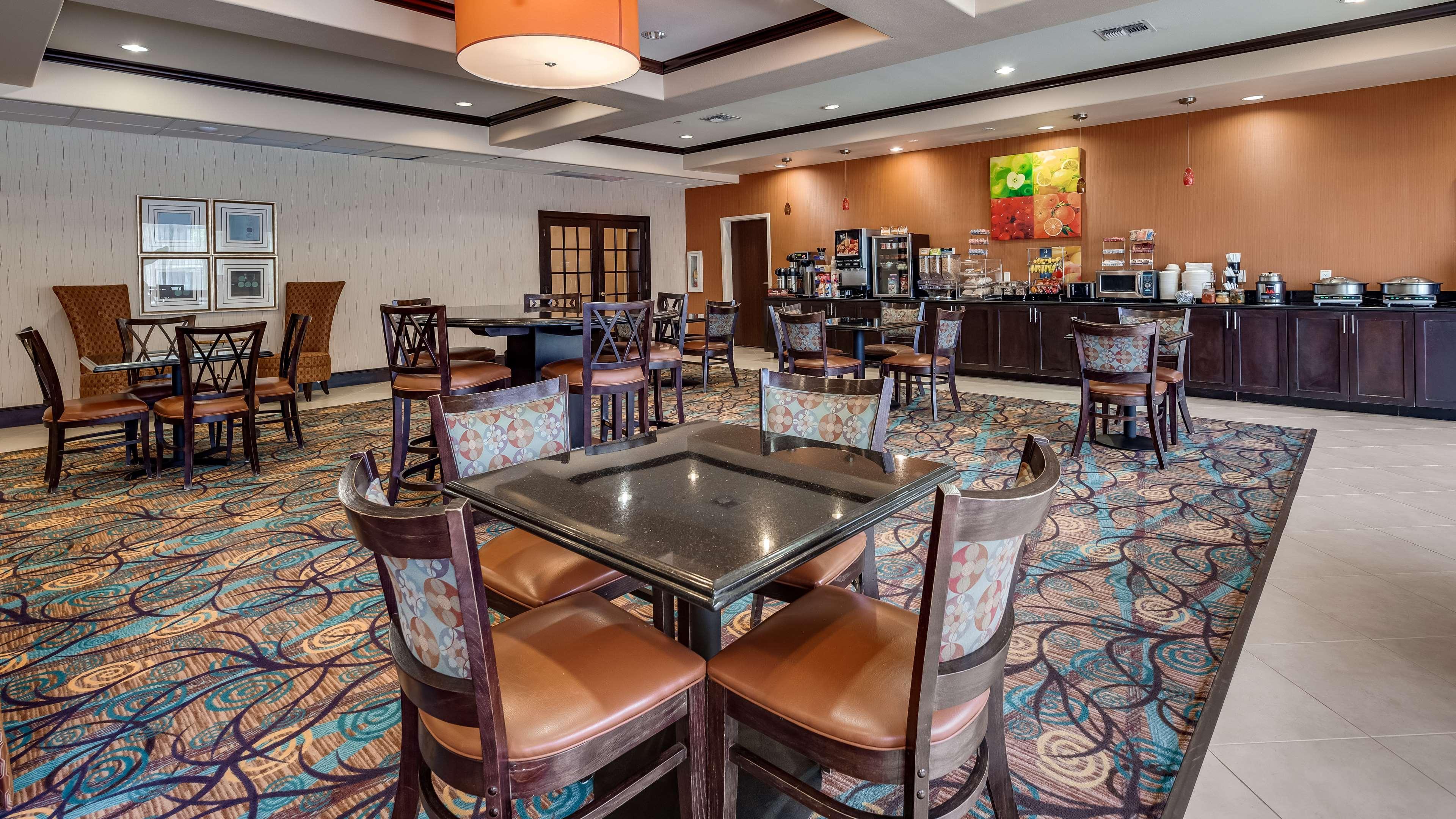 Best Western Plus Midland Suites Ngoại thất bức ảnh