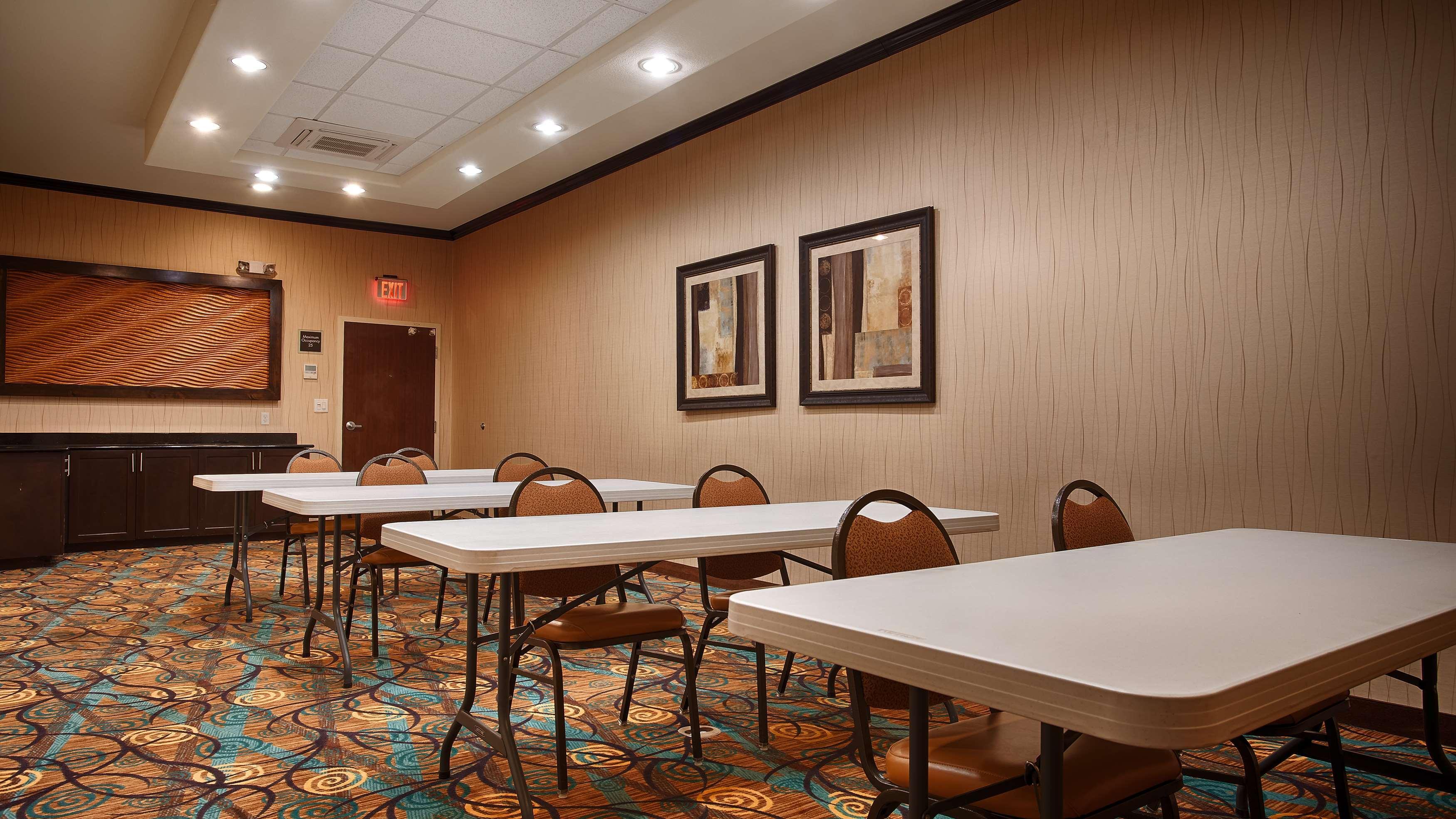 Best Western Plus Midland Suites Ngoại thất bức ảnh